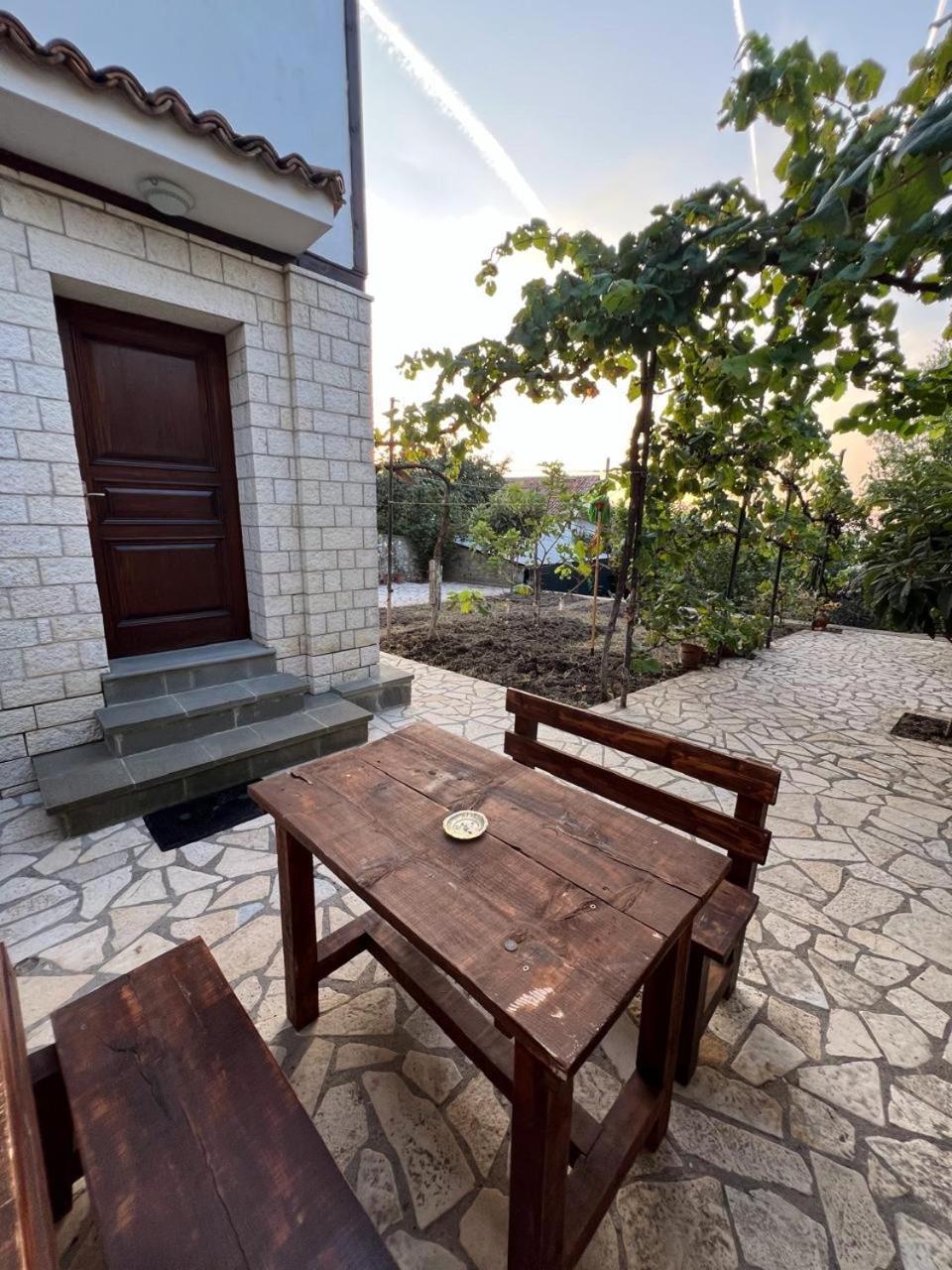Pjetri House Hotel Berat Exterior photo
